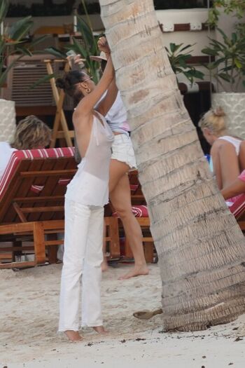 🔥 Bella hadid  page leaked private photo uncensored full