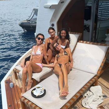 🔥 Bella hadid  page leaked private photo uncensored full