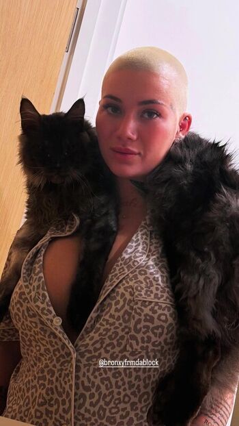🔥 Bhad bhabie  page leaked private photo uncensored full