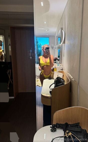 🔥 Breckiehill leaked private photo uncensored full