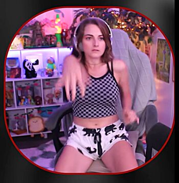 🔥 Caitlin marie reacts leaked private photo uncensored full