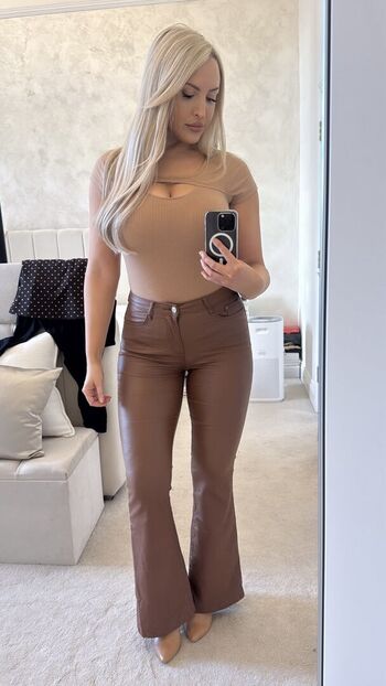 🔥 Emma jones  page leaked private photo uncensored full