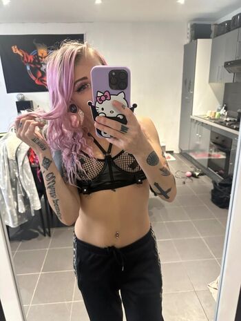 🔥 Emytrashh leaked private photo uncensored full