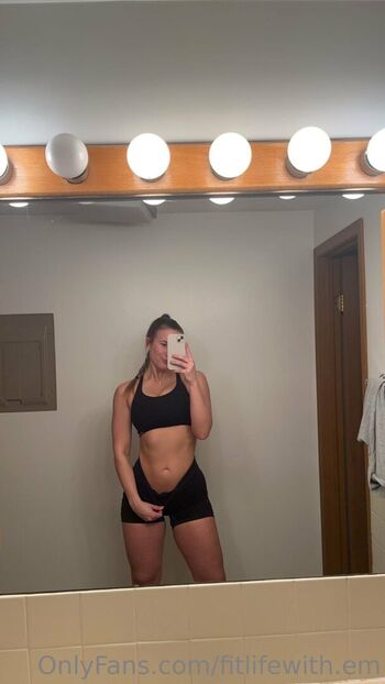 🔥 Fitlifewith em  page leaked private photo uncensored full