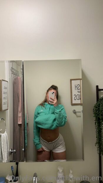 🔥 Fitlifewith em  page leaked private photo uncensored full
