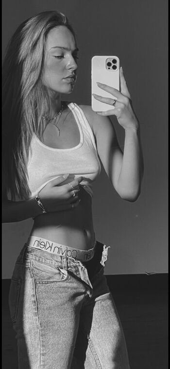 🔥 Greta rolli leaked private photo uncensored full