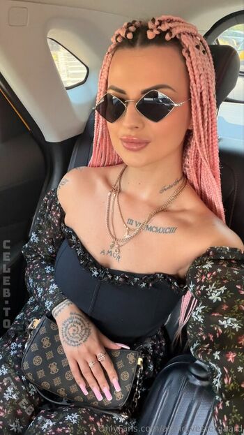 🔥 Karolinka ofi leaked private photo uncensored full