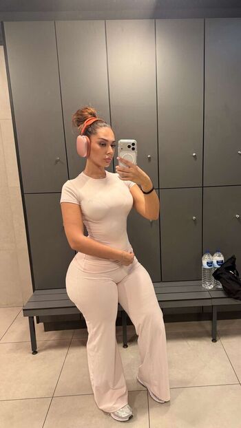 🔥 Laurgmzz page leaked private photo uncensored full