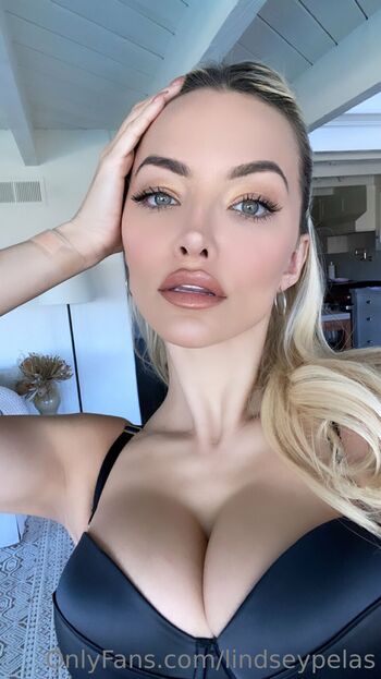 🔥 Lindsey pelas  page leaked private photo uncensored full