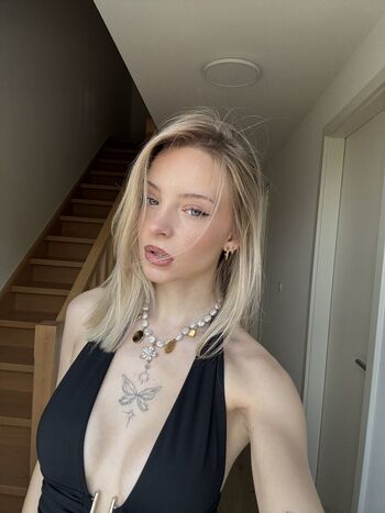 🔥 Louise mlnn leaked private photo uncensored full