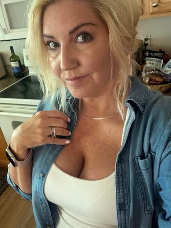 🔥 Mature women page leaked private photo uncensored full
