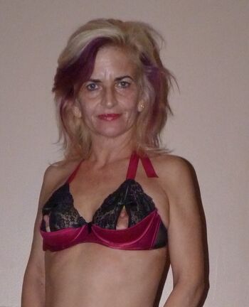 🔥 Mature women page leaked private photo uncensored full