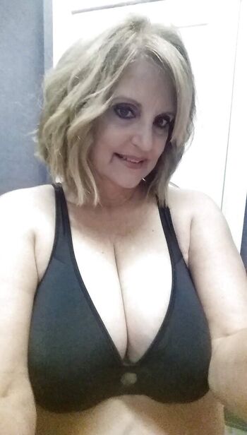 🔥 Mature women page leaked private photo uncensored full