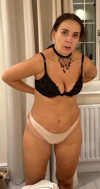 🔥 Mature women page leaked private photo uncensored full