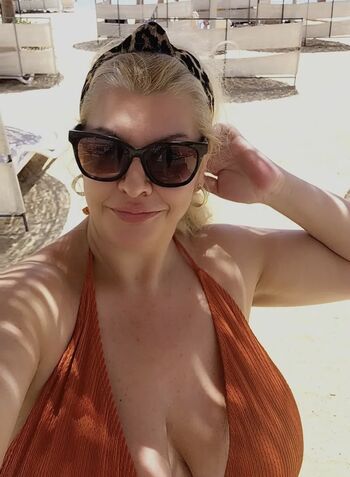 🔥 Mature women page leaked private photo uncensored full