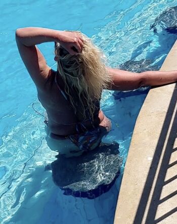 🔥 Mature women leaked private photo uncensored full