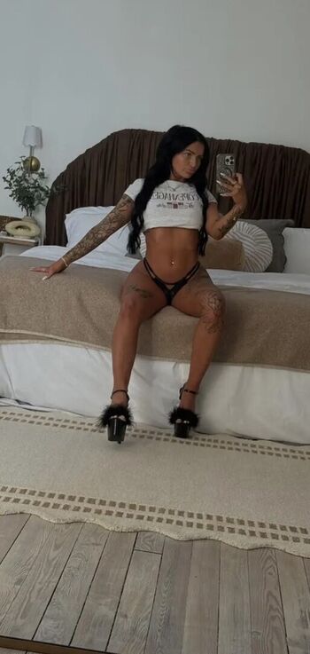 🔥 Ronika eskins  page leaked private photo uncensored full