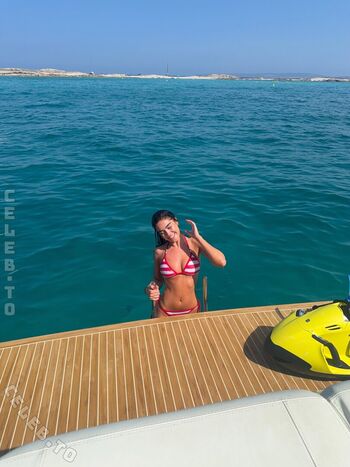 🔥 Roxanarosuu page leaked private photo uncensored full
