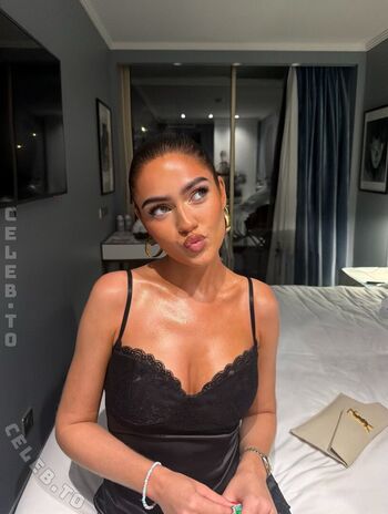 🔥 Roxanarosuu page leaked private photo uncensored full