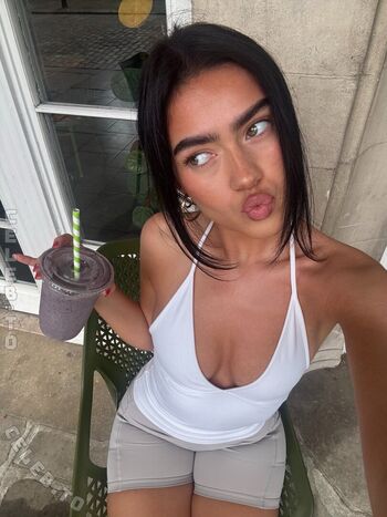 🔥 Roxanarosuu page leaked private photo uncensored full