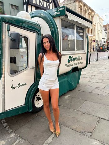 🔥 Roxanarosuu page leaked private photo uncensored full