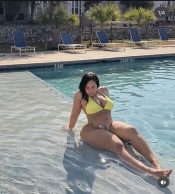 🔥 Thick baddie leaked private photo uncensored full